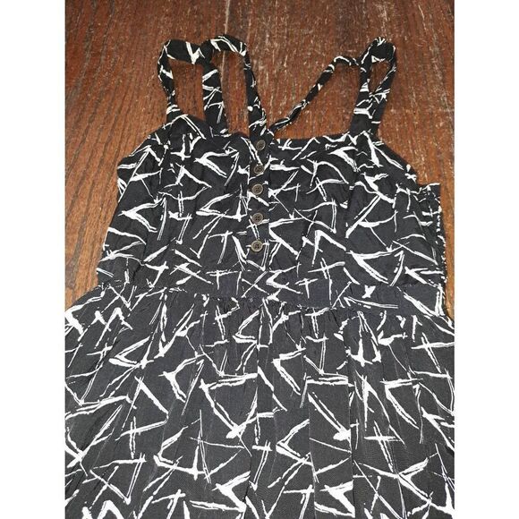 Medium Forever 21 Black White Sleeveless Tank Strap Summer Sundress Mini Dress - Picture 2 of 3